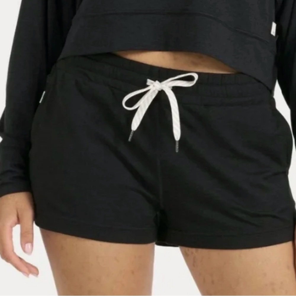 VUORI BLACK HALO PERFORMANCE SHORTS